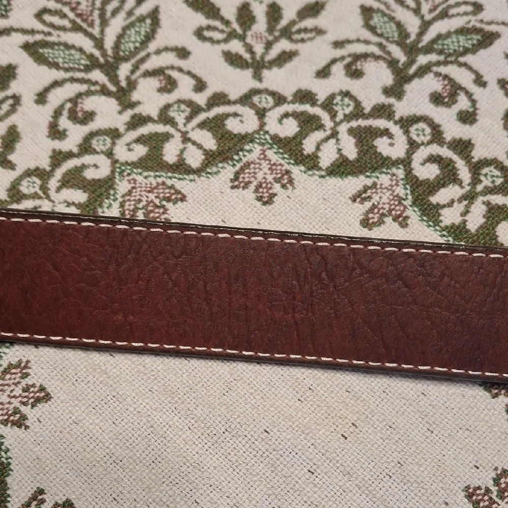 Elegant Brown Leather Belt with Silver Buckle - Picture 10 of 16